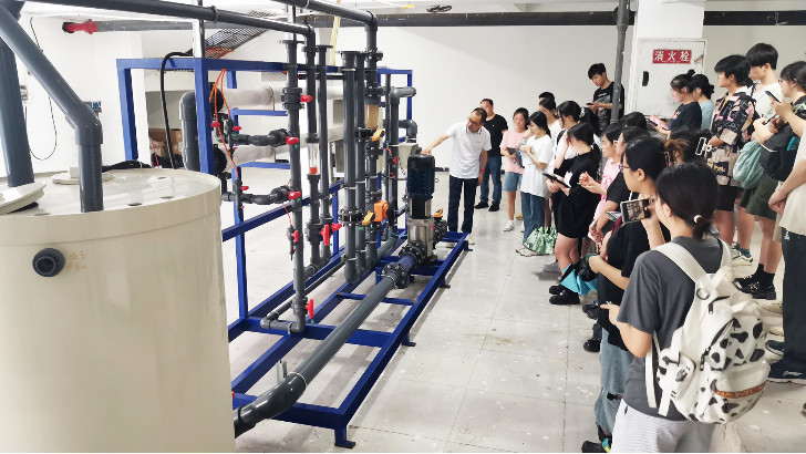 校企深化合作，重慶依斯倍走進重慶工商大學“廢水處理”課堂